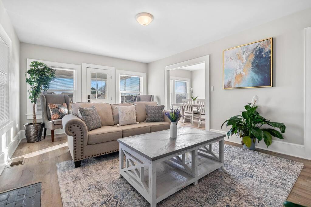 Casa de férias Cozy 4b Retreat Near Uptown King Beds Sleeps 12 Charlotte